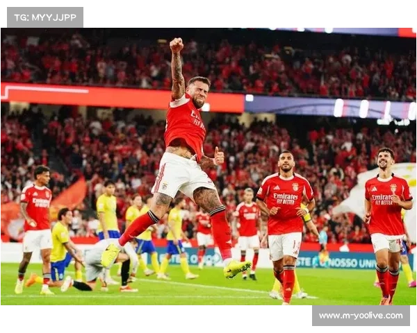 本菲卡1-0领先皇家马德里，帕夫利季斯开场闪击破门